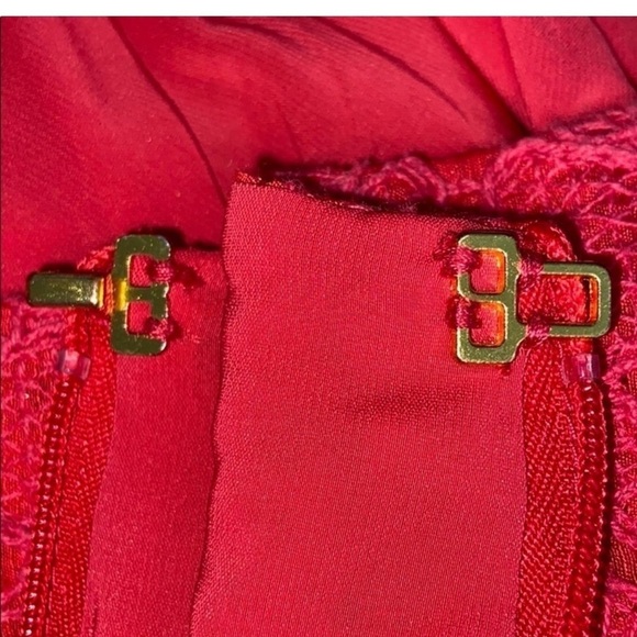 Tory Burch Cameron Scalloped Hem Lace
Sheath Dress - Size 6 - Picture 5 of 8